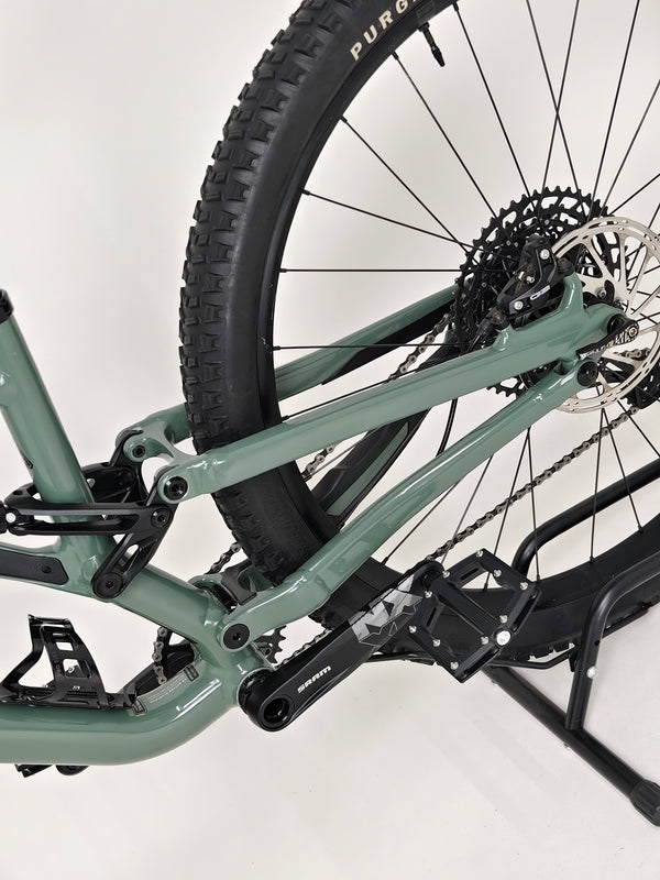 Specialized Stumpjumper Comp Alloy 2021 / LARGE / FOX/ RRP: £2,950.00 / Very Good Condition