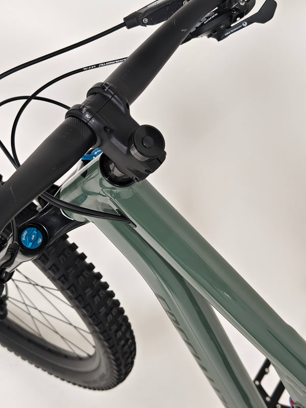 Specialized Stumpjumper Comp Alloy 2021 / LARGE / FOX/ RRP: £2,950.00 / Very Good Condition