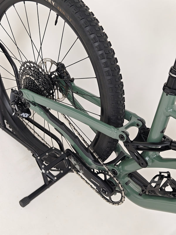 Specialized Stumpjumper Comp Alloy 2021 / LARGE / FOX/ RRP: £2,950.00 / Very Good Condition