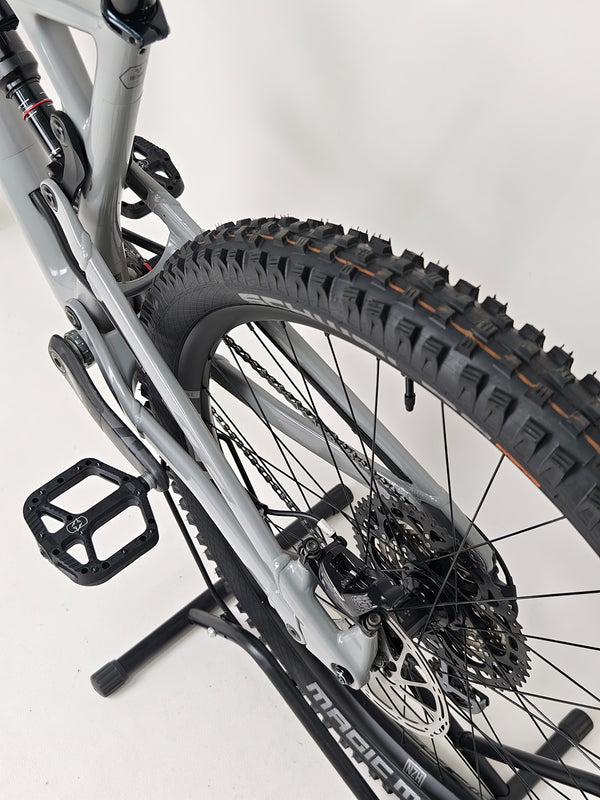 Nukeproof Mega 290 CARBON / LARGE / RRP: £5,499.00 / Very Good Condition