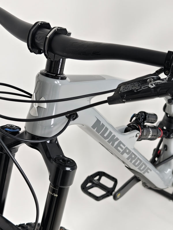 Nukeproof Mega 290 CARBON / LARGE / RRP: £5,499.00 / Very Good Condition