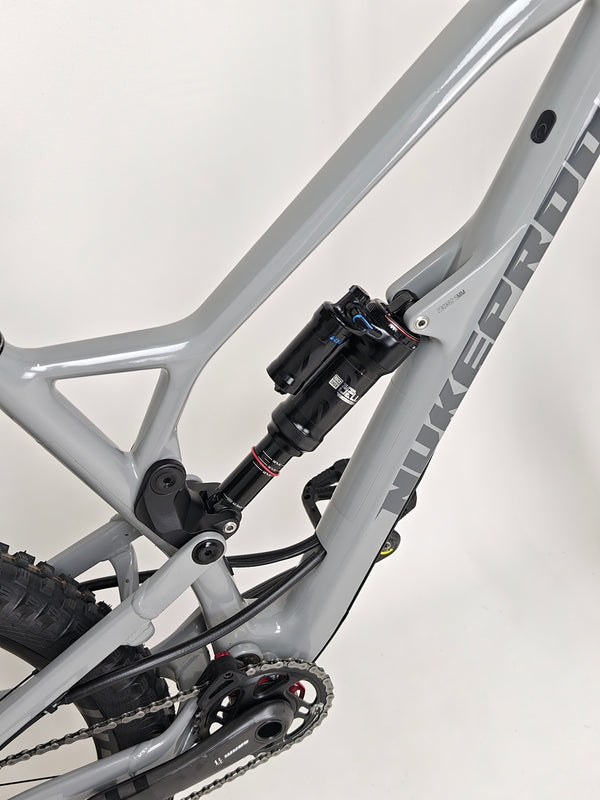 Nukeproof Mega 290 CARBON / LARGE / RRP: £5,499.00 / Very Good Condition