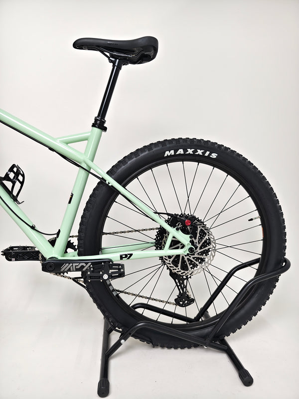 Orange P7 27.5 S 2024 / LARGE / 27.5”/ RRP: £2,600.00 / Excellent Condition