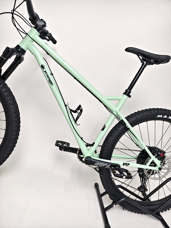 Orange P7 27.5 S 2024 / LARGE / 27.5”/ RRP: £2,600.00 / Excellent Condition