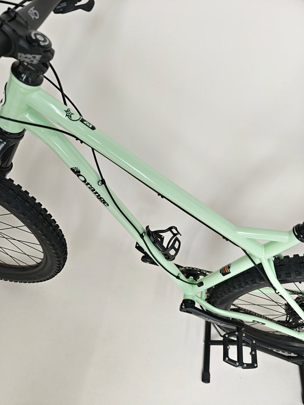 Orange P7 27.5 S 2024 / LARGE / 27.5”/ RRP: £2,600.00 / Excellent Condition