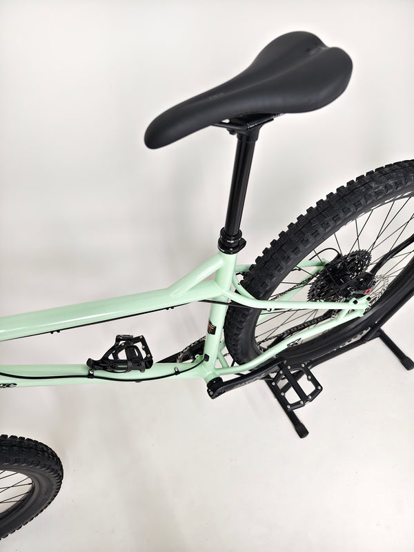 Orange P7 27.5 S 2024 / LARGE / 27.5”/ RRP: £2,600.00 / Excellent Condition