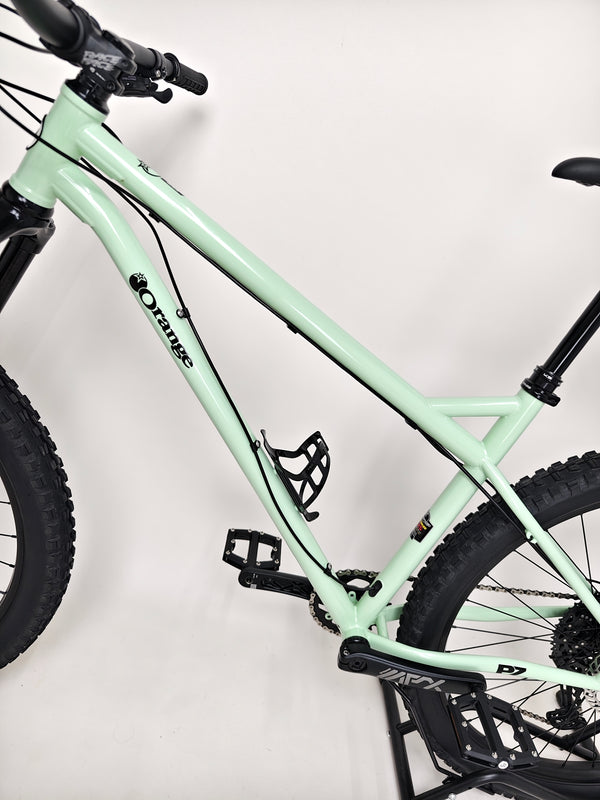 Orange P7 27.5 S 2024 / LARGE / 27.5”/ RRP: £2,600.00 / Excellent Condition