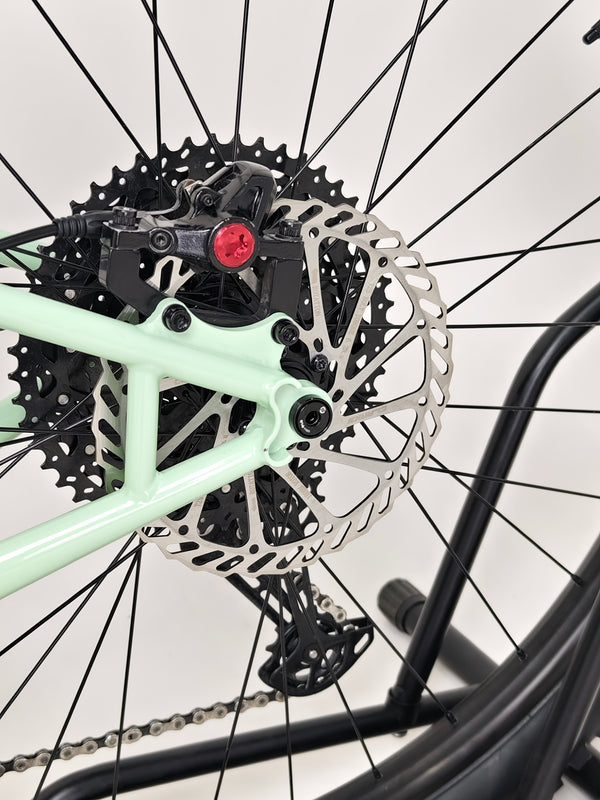 Orange P7 27.5 S 2024 / LARGE / 27.5”/ RRP: £2,600.00 / Excellent Condition