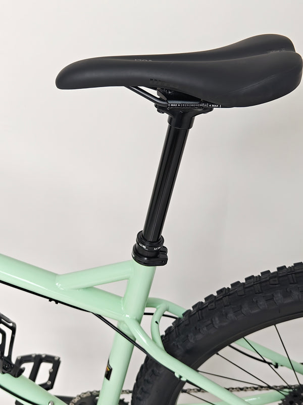 Orange P7 27.5 S 2024 / LARGE / 27.5”/ RRP: £2,600.00 / Excellent Condition