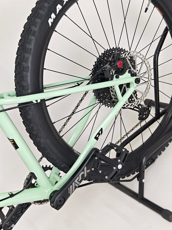 Orange P7 27.5 S 2024 / LARGE / 27.5”/ RRP: £2,600.00 / Excellent Condition