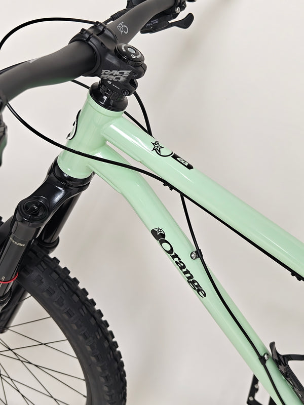 Orange P7 27.5 S 2024 / LARGE / 27.5”/ RRP: £2,600.00 / Excellent Condition