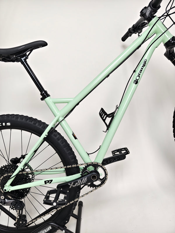 Orange P7 27.5 S 2024 / LARGE / 27.5”/ RRP: £2,600.00 / Excellent Condition