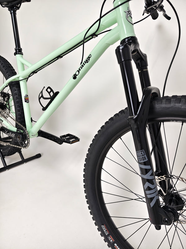 Orange P7 27.5 S 2024 / LARGE / 27.5”/ RRP: £2,600.00 / Excellent Condition