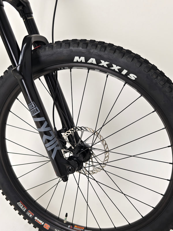 Orange P7 27.5 S 2024 / LARGE / 27.5”/ RRP: £2,600.00 / Excellent Condition