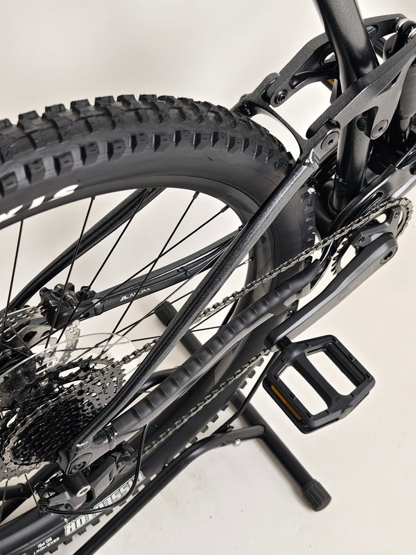 Giant Stance 29 2 2024 / LARGE / RRP: £1,999.00 / Tubeless / Excellent Condition