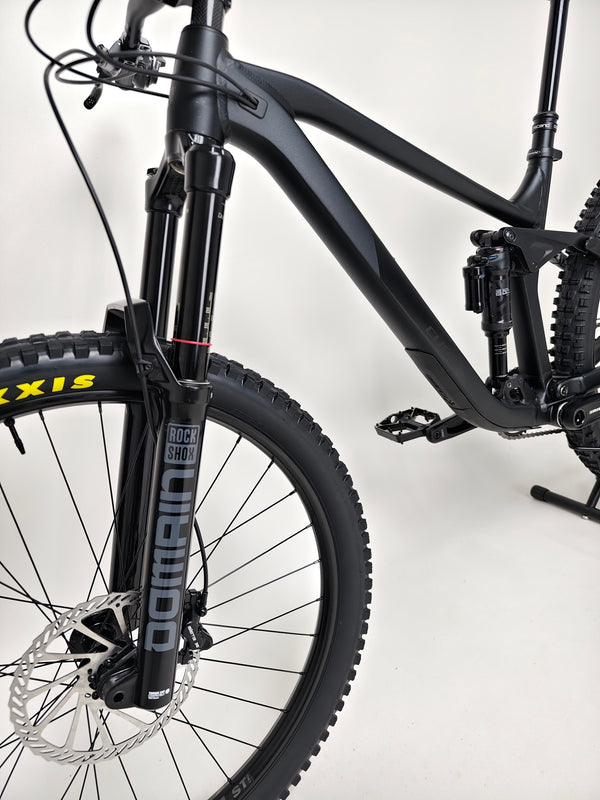 Close-up of the SRAM NX Eagle shifter on the Cube Stereo 170 SL 29 mountain bike 2021.