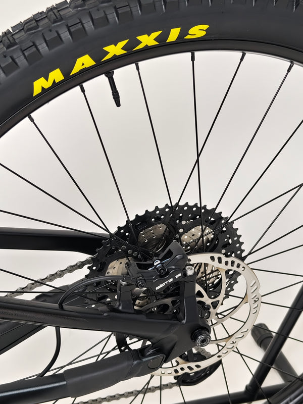 Cube Stereo 170 SL 29 mountain bike 2021 model with all its components visible.