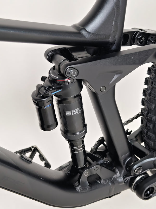 Close-up of Cube Stereo 170 SL 29 mountain bike 2021 gear shifter detail.