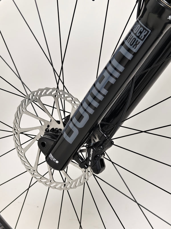 Cube Stereo 170 SL 29 mountain bike 2021 detailed shot of the wheels.