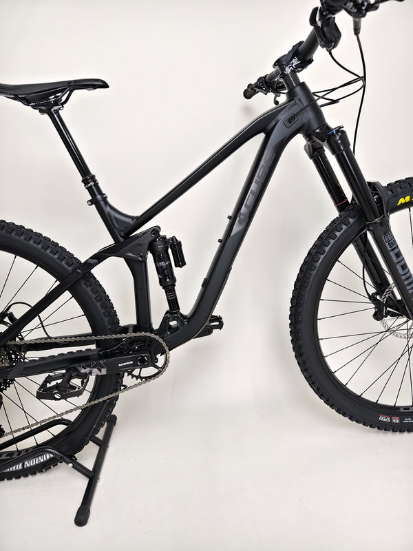 Cube Stereo 170 SL 29 mountain bike 2021 with SRAM NX Eagle drivetrain.