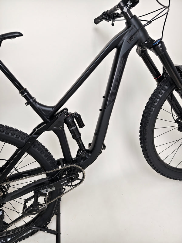 Detail of Cube Stereo 170 SL 29 mountain bike 2021 showing the rear derailleur setup.