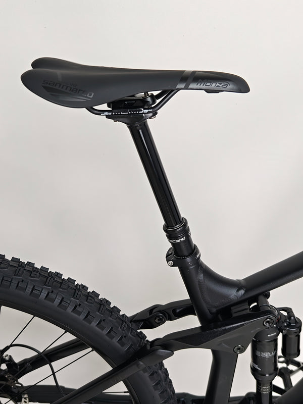 Image showing setup of Cube Stereo 170 SL 29 mountain bike 2021 for trail riding.