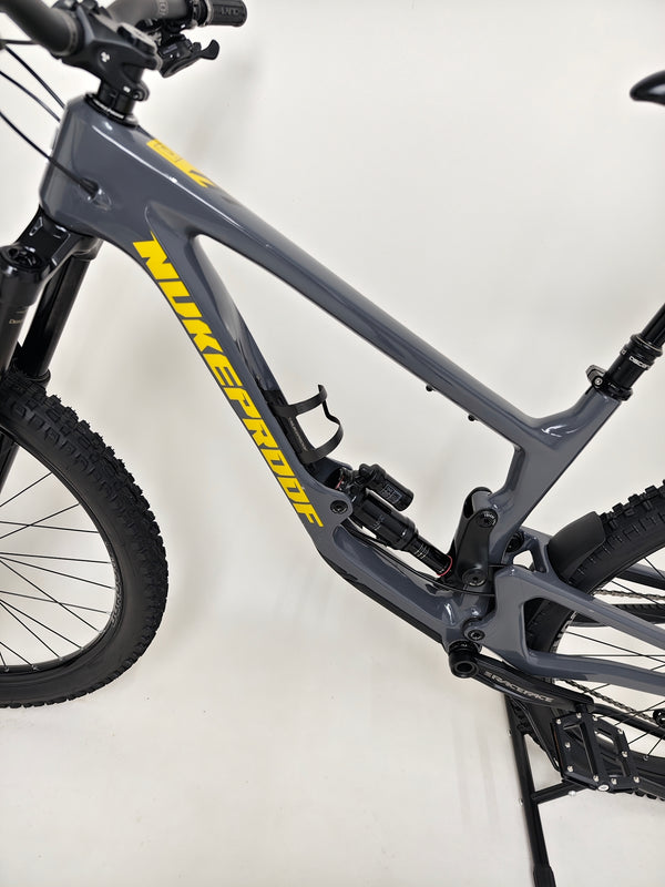 Nukeproof Giga 290 Comp Carbon 2022 / LARGE / RRP: £3,699.00 / Very Good Condition