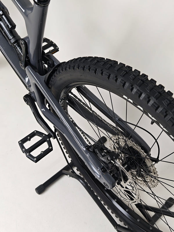 Nukeproof Giga 290 Comp Carbon 2022 / LARGE / RRP: £3,699.00 / Very Good Condition