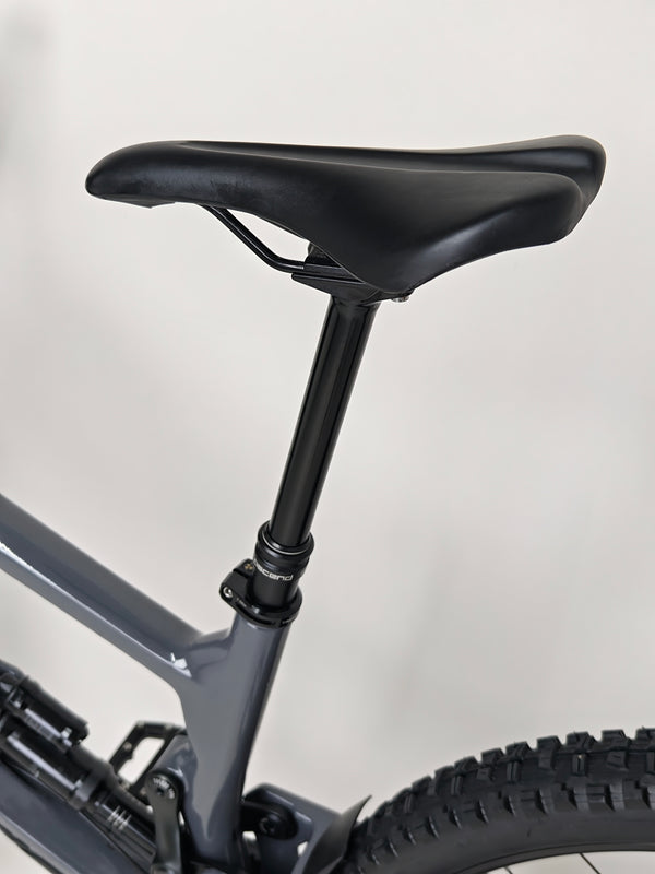 Nukeproof Giga 290 Comp Carbon 2022 / LARGE / RRP: £3,699.00 / Very Good Condition