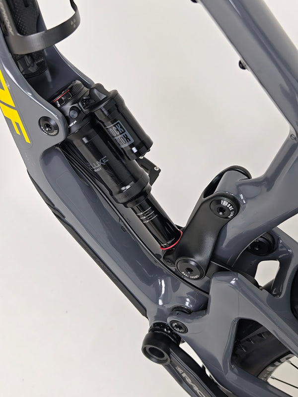 Nukeproof Giga 290 Comp Carbon 2022 / LARGE / RRP: £3,699.00 / Very Good Condition