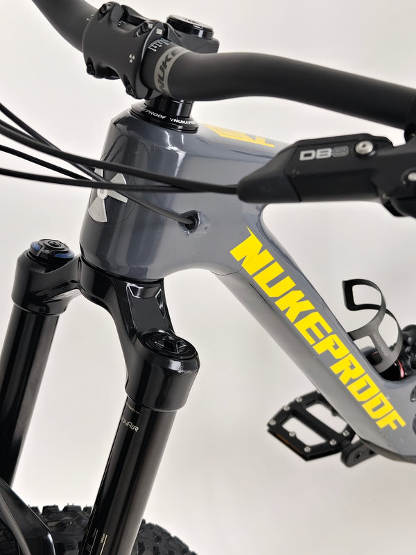 Nukeproof Giga 290 Comp Carbon 2022 / LARGE / RRP: £3,699.00 / Very Good Condition