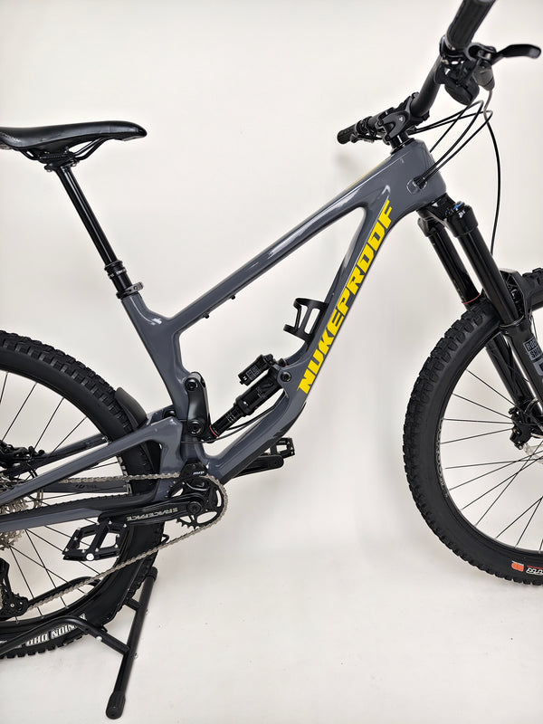 Nukeproof Giga 290 Comp Carbon 2022 / LARGE / RRP: £3,699.00 / Very Good Condition