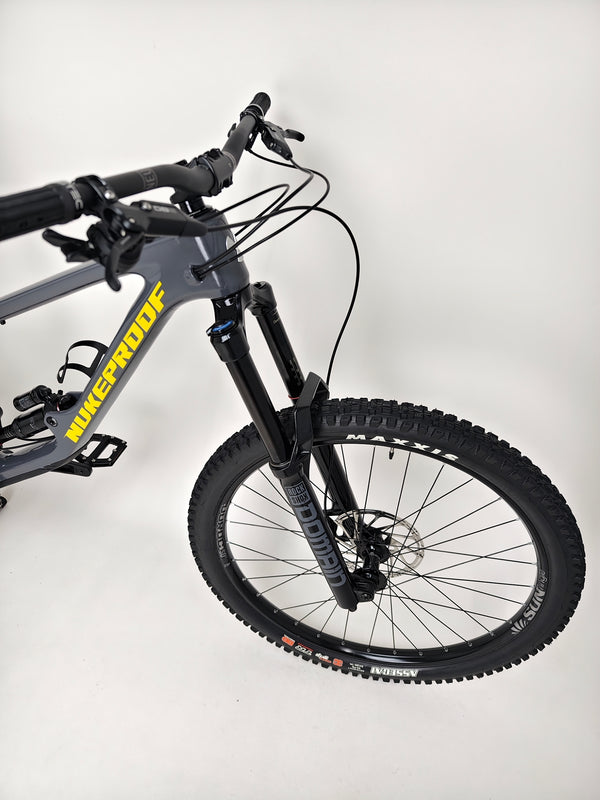 Nukeproof Giga 290 Comp Carbon 2022 / LARGE / RRP: £3,699.00 / Very Good Condition