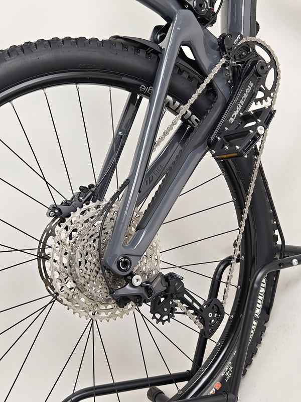 Nukeproof Giga 290 Comp Carbon 2022 / LARGE / RRP: £3,699.00 / Very Good Condition