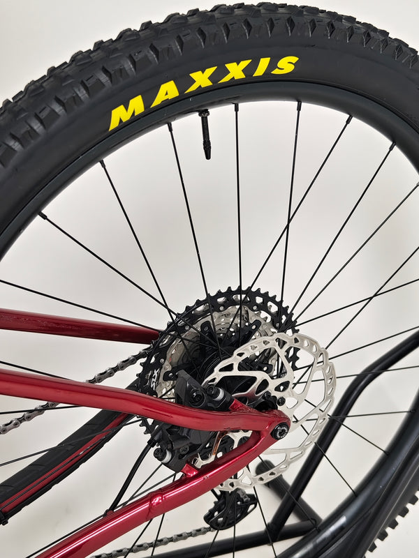 2024 Trek ROSCOE 9 Bike / MEDIMUM / RRP: £1,675.00/ Very Good Condition