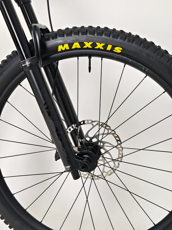 2024 Trek ROSCOE 9 Bike / MEDIMUM / RRP: £1,675.00/ Very Good Condition