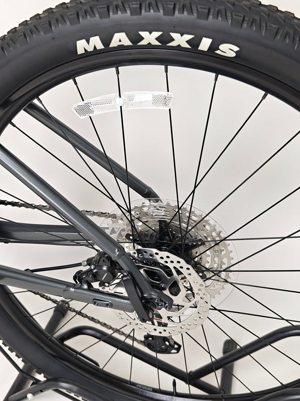 Trek X-Caliber 8 2023 Mountain Bike / MEDIUM / RRP: £1,390.00 / LIKE NEW!