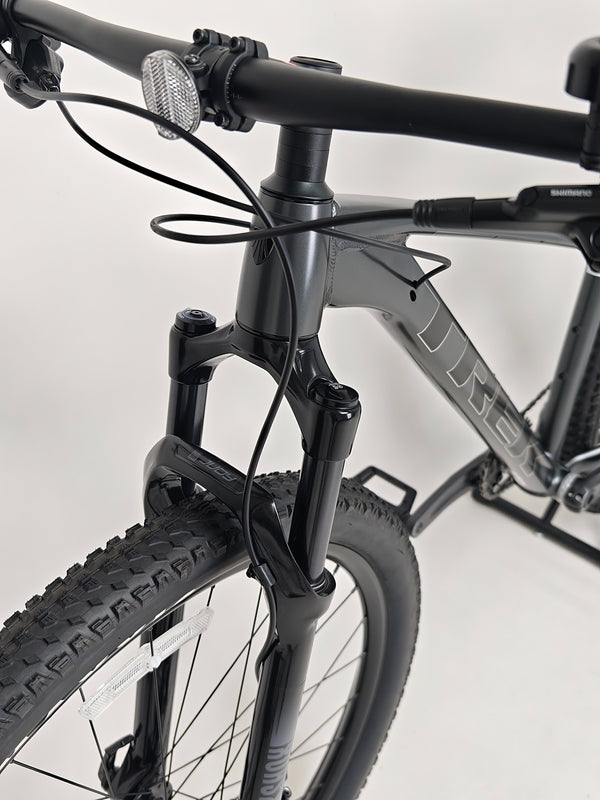 Trek X-Caliber 8 2023 Mountain Bike / MEDIUM / RRP: £1,390.00 / LIKE NEW!