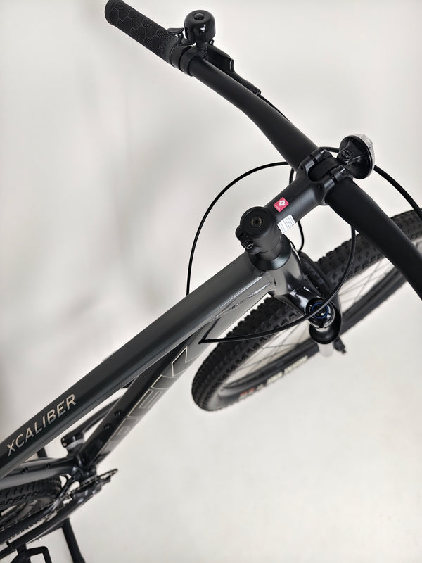 Trek X-Caliber 8 2023 Mountain Bike / MEDIUM / RRP: £1,390.00 / LIKE NEW!