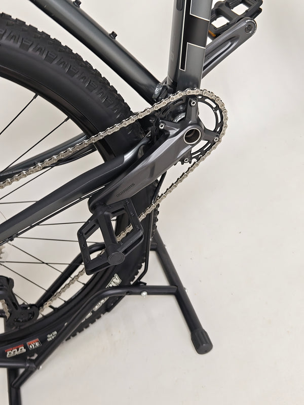 Trek X-Caliber 8 2023 Mountain Bike / MEDIUM / RRP: £1,390.00 / LIKE NEW!