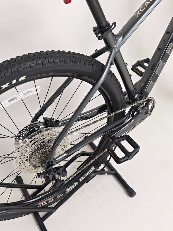 Trek X-Caliber 8 2023 Mountain Bike / MEDIUM / RRP: £1,390.00 / LIKE NEW!