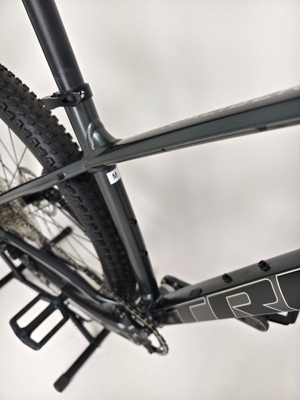 Trek X-Caliber 8 2023 Mountain Bike / MEDIUM / RRP: £1,390.00 / LIKE NEW!