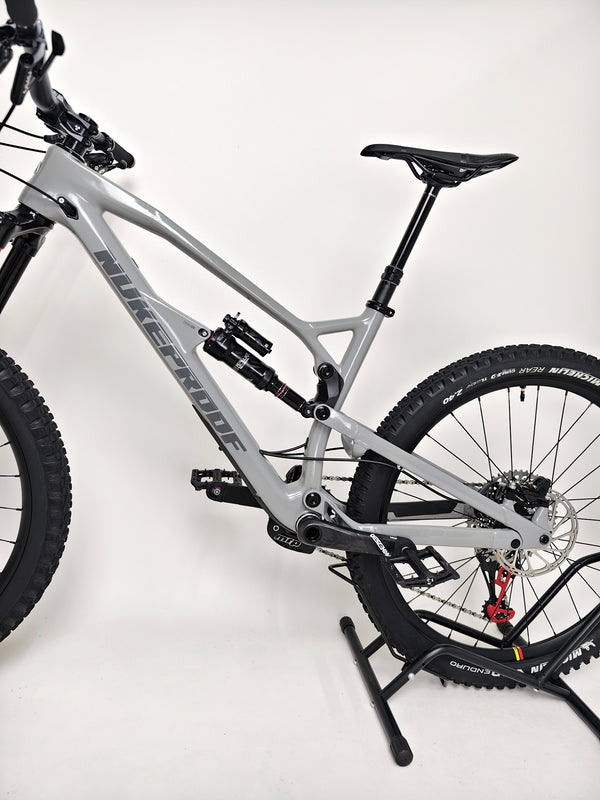 Nukeproof Mega 275 RS X01 Eagle CARBON / M-L / RRP: £5,299.99 / Very Good Condition
