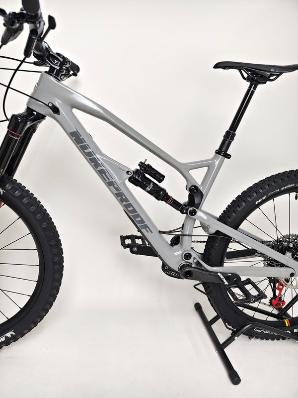 Nukeproof Mega 275 RS X01 Eagle CARBON / M-L / RRP: £5,299.99 / Very Good Condition