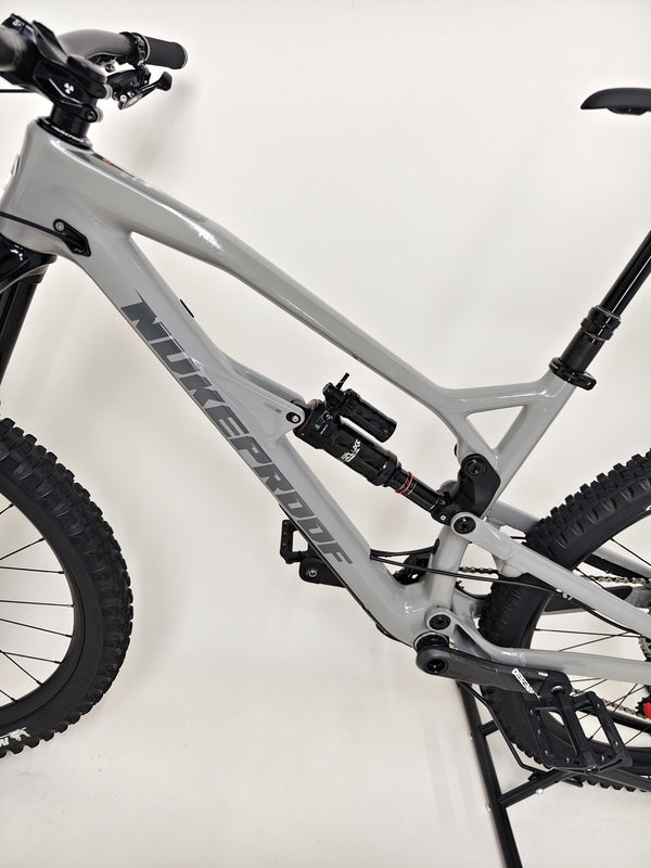 Nukeproof Mega 275 RS X01 Eagle CARBON / M-L / RRP: £5,299.99 / Very Good Condition