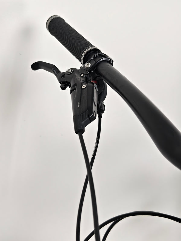 Nukeproof Mega 275 RS X01 Eagle CARBON / M-L / RRP: £5,299.99 / Very Good Condition