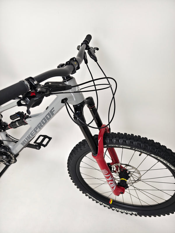 Nukeproof Mega 275 RS X01 Eagle CARBON / M-L / RRP: £5,299.99 / Very Good Condition