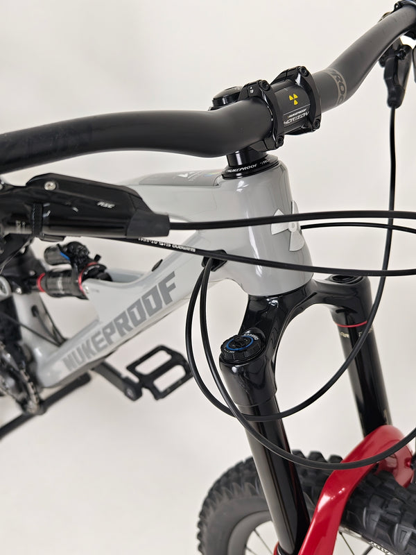 Nukeproof Mega 275 RS X01 Eagle CARBON / M-L / RRP: £5,299.99 / Very Good Condition