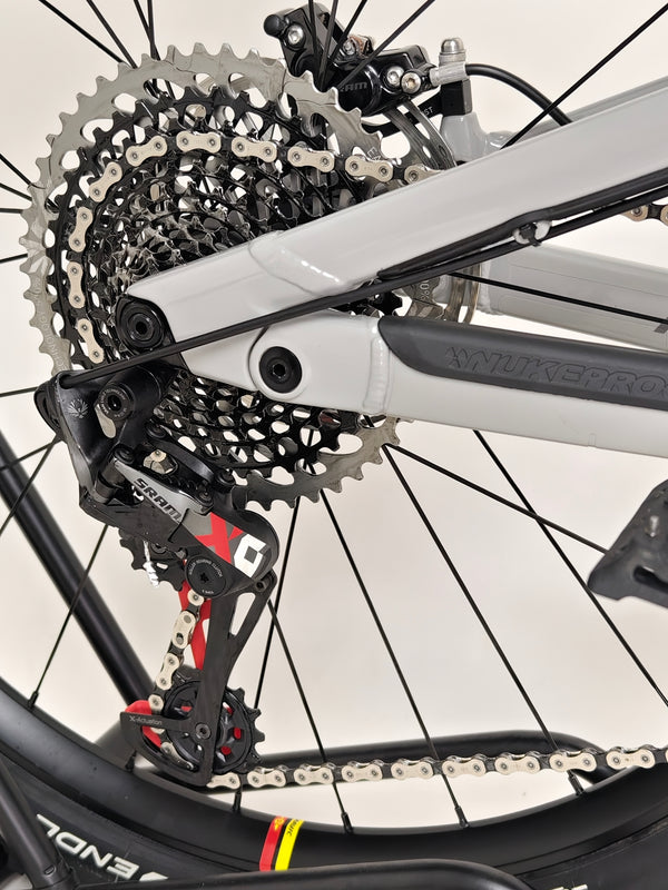 Nukeproof Mega 275 RS X01 Eagle CARBON / M-L / RRP: £5,299.99 / Very Good Condition