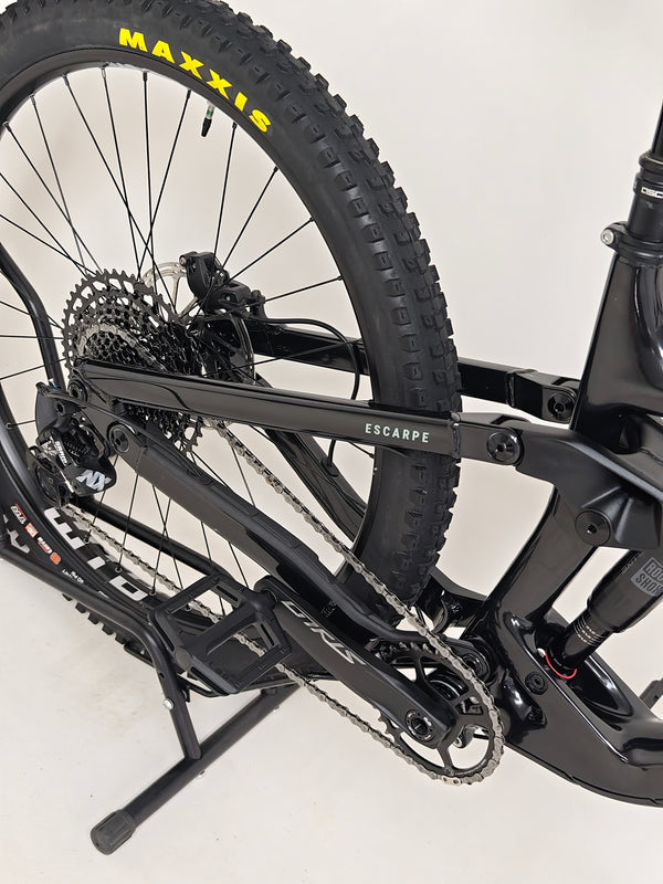 Vitus Escarpe 275 2023 CARBON / LARGE / RRP: £2,599.99 / Very Good Condition!